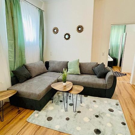 FDH 4Room-Central, Modern Near Mtu-The Catamaran By Lakescape Fewos מראה חיצוני תמונה